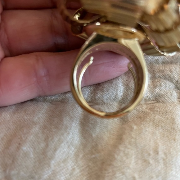 โจ โ ๏ธ Kate Spade NY gold curling ribbon cocktail ring - Picture 4 of 5